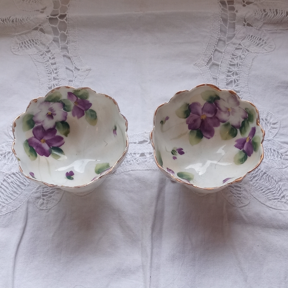 Vintage Japan trinket, salts, purple flowers